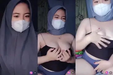 Hijabers Nakal Pamer Payudara Pakai Masker